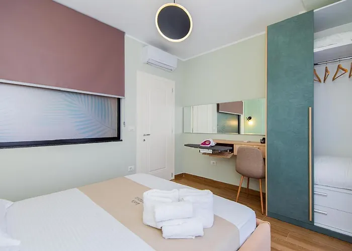 Apartament Loris 301 *